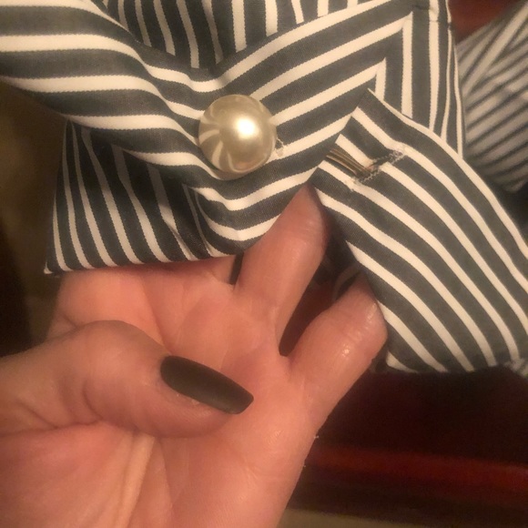 Fashion Nova puffy sleeves blouse - Picture 3 of 5